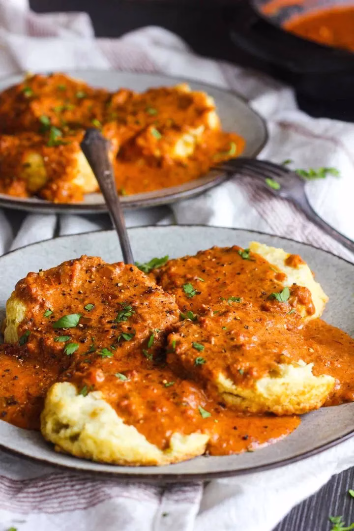 Buttermilk Biscuits with Chorizo Cream Gravy Recipe