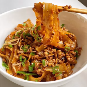 10 Minute Garlic Chili Oil Noodles Recipe
