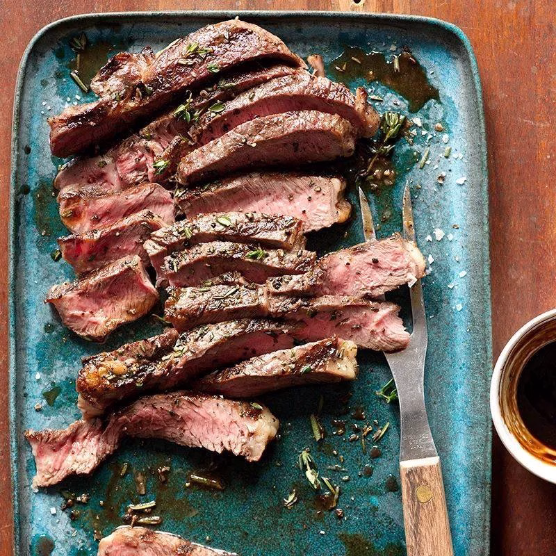 Grilled Petite Sirloin Steak with Balsamic Glaze