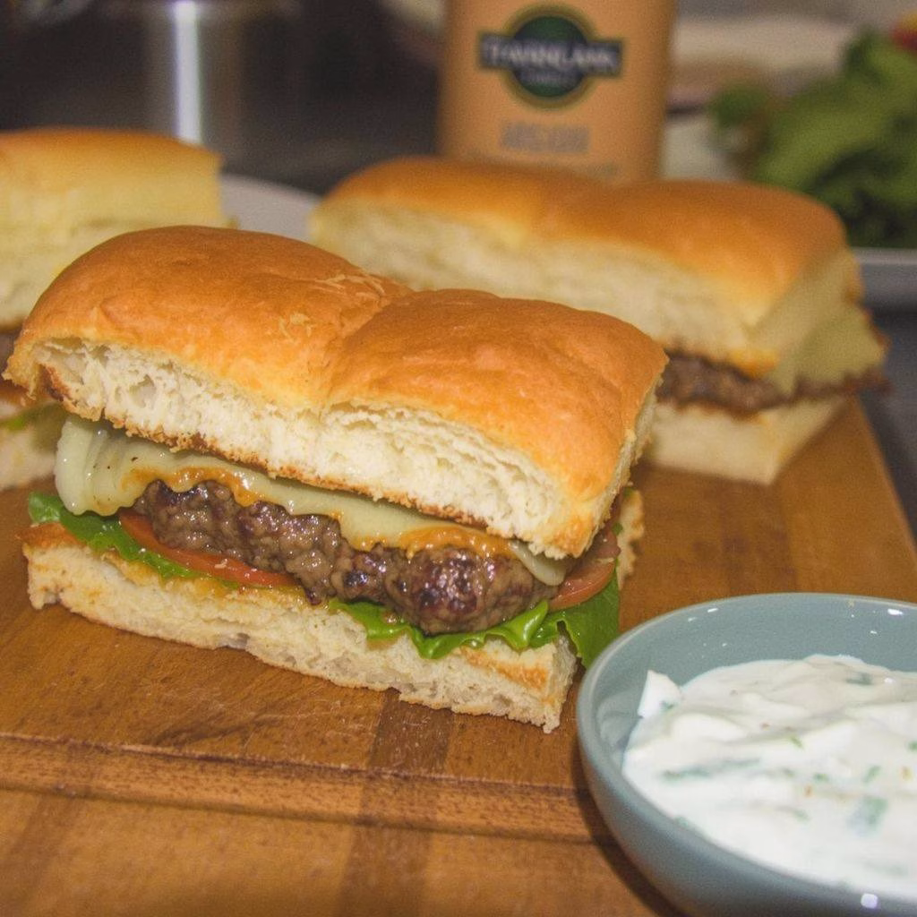 Juicy Burger Sliders with Garlic Aioli Recipe