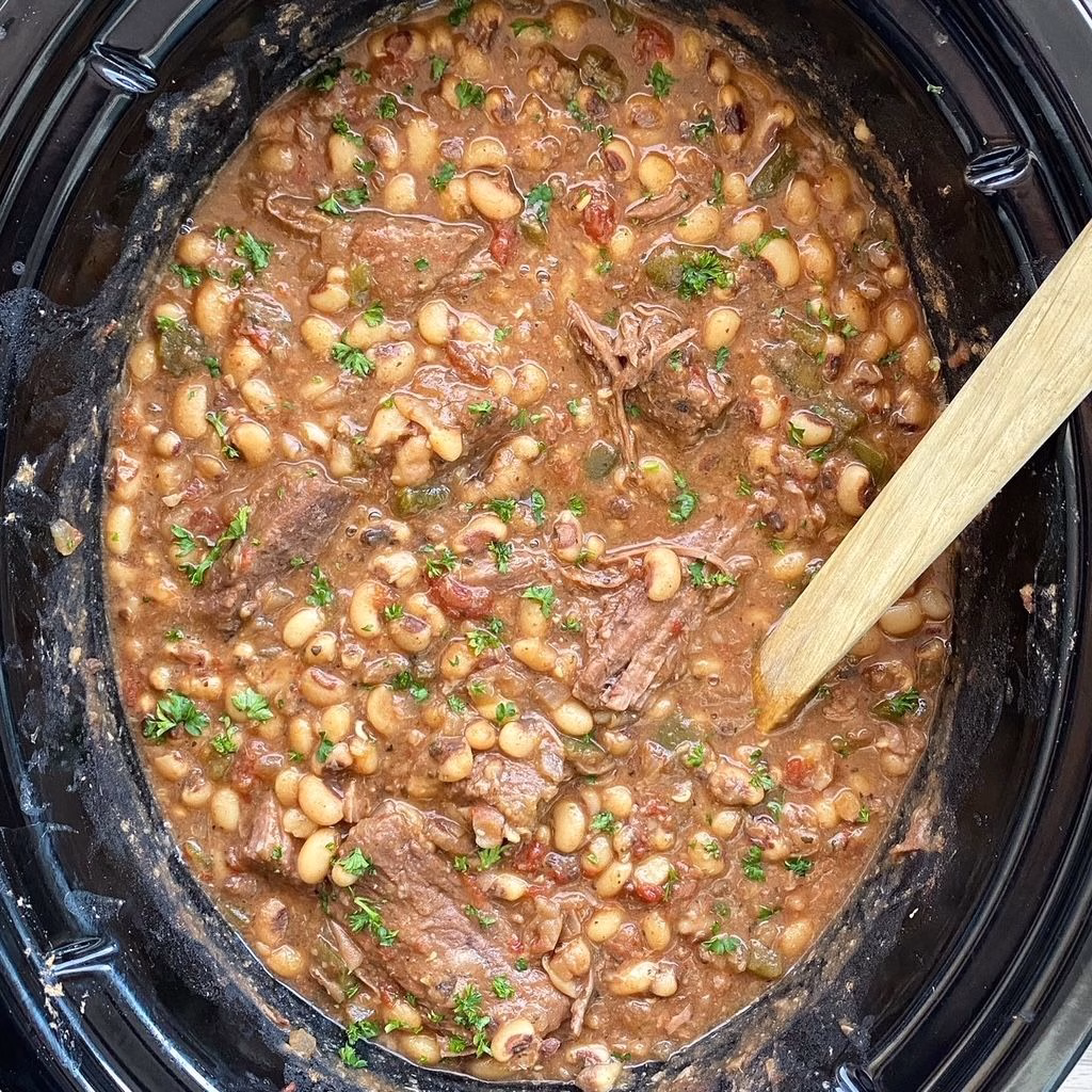 Slow Cooker Black-Eyed Peas & Short Ribs