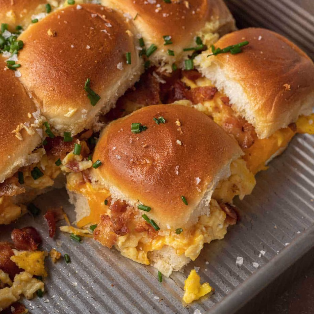 Hawaiian Roll Breakfast Sliders