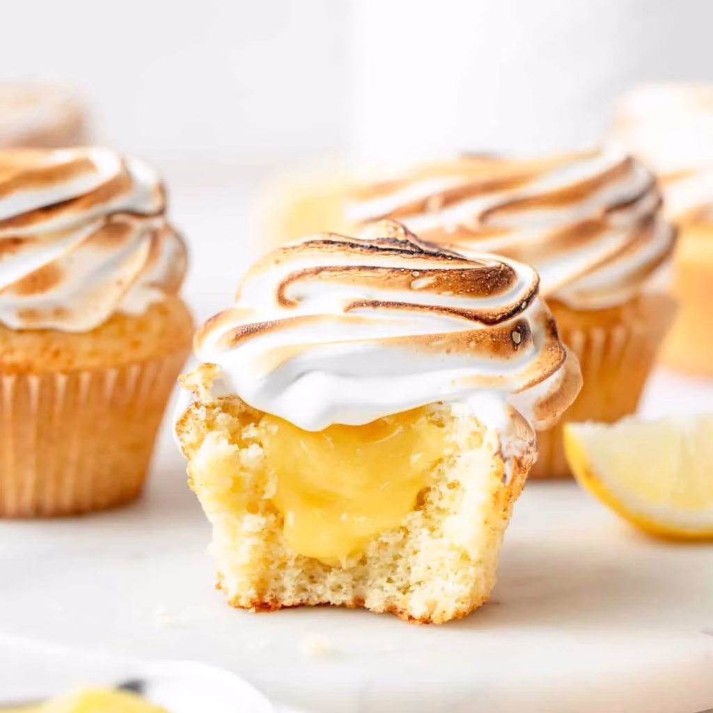 Lemon Meringue Cupcake Cakes on the Fly
