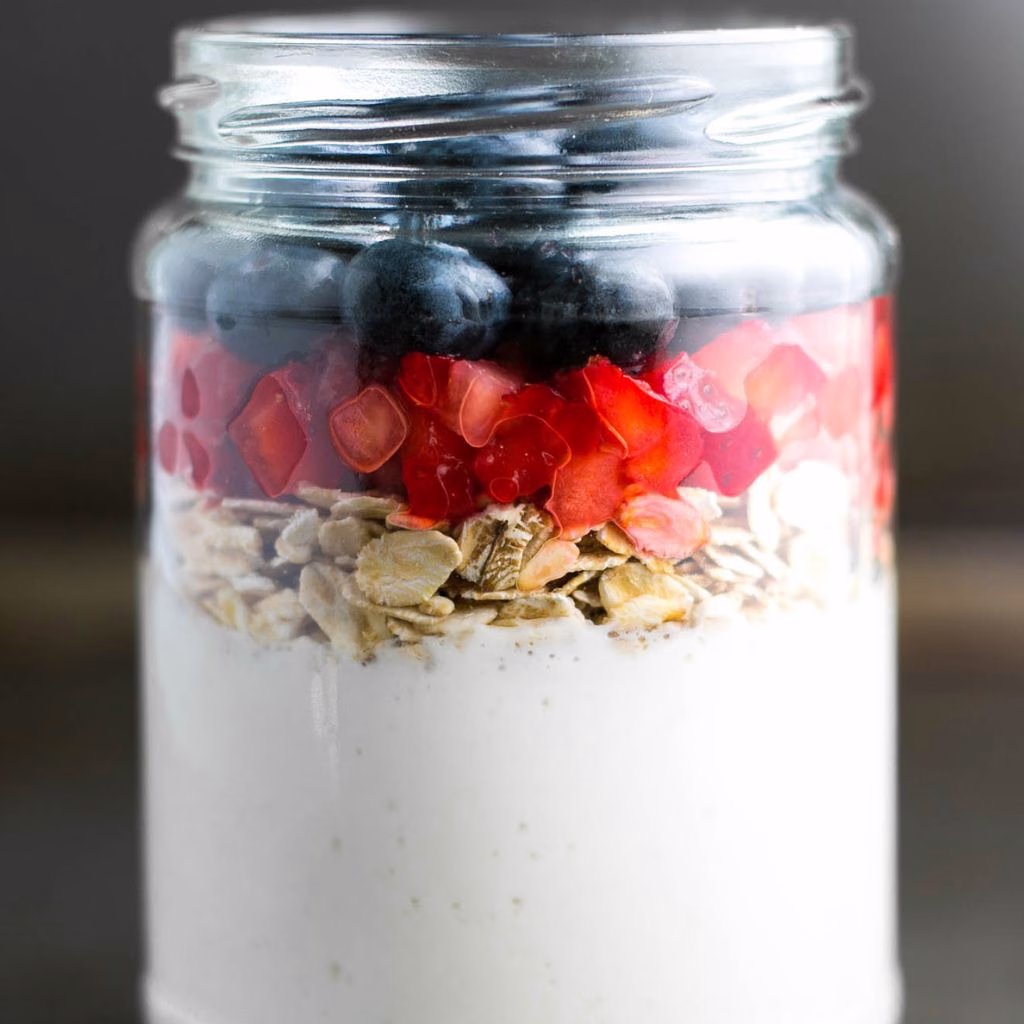 Mixed Berry High-Protein Overnight Oats