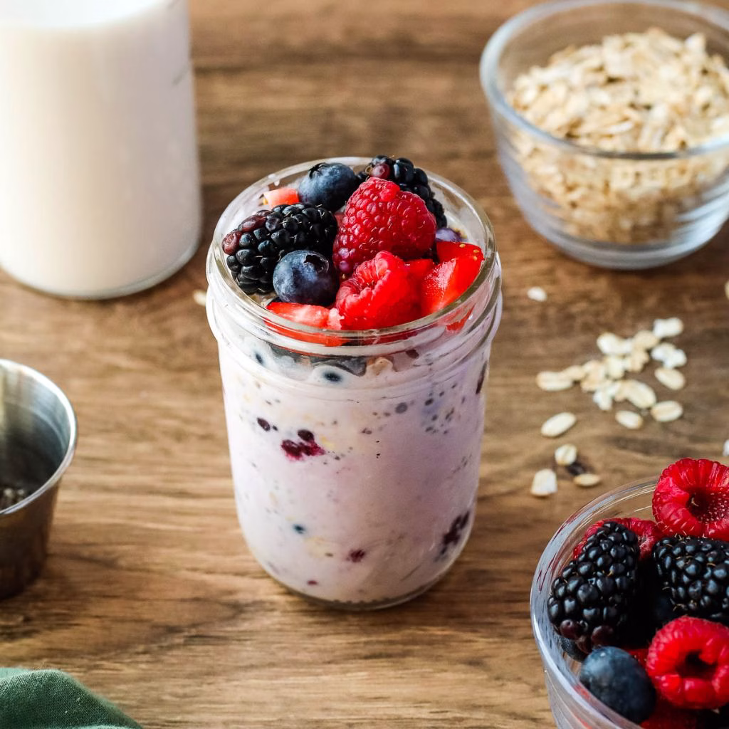 Overnight Oats with Berries