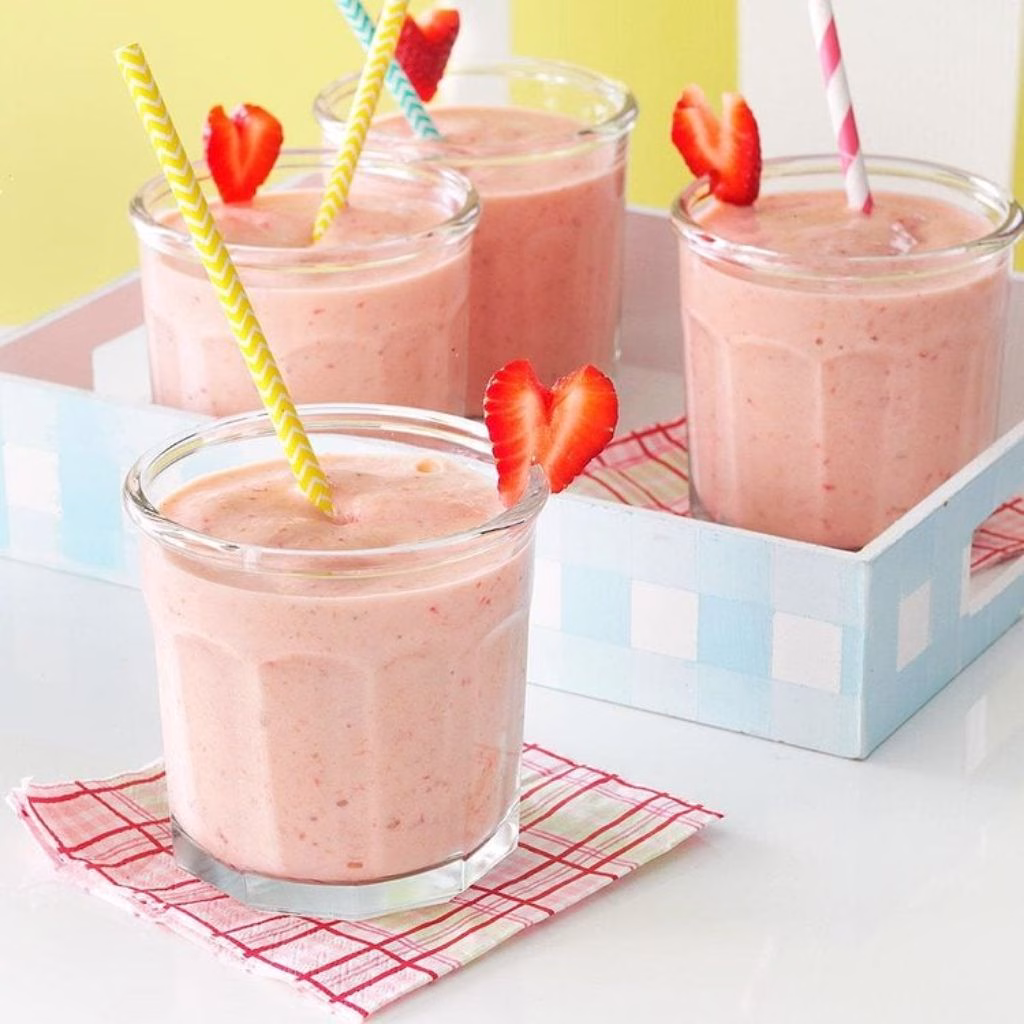 Peach, Strawberry and Ice Cream Smoothie