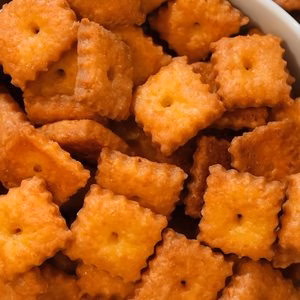 4-Ingredient Homemade Cheez-Its Recipe