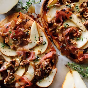 Pear and Prosciutto Flatbread Recipe
