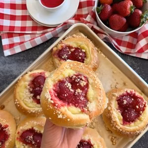 Strawberry Custard Sweet Buns Recipe