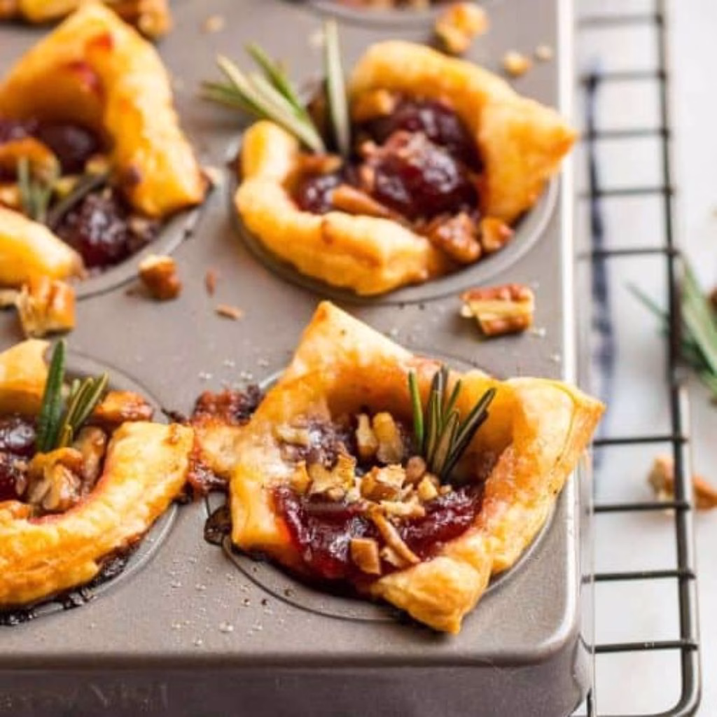 Cranberry Brie Bites with Puff Pastry